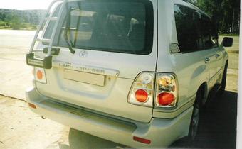 2000 Toyota LAND Cruiser