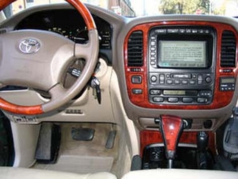 2001 Toyota LAND Cruiser