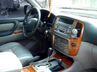 2003 Toyota LAND Cruiser picture